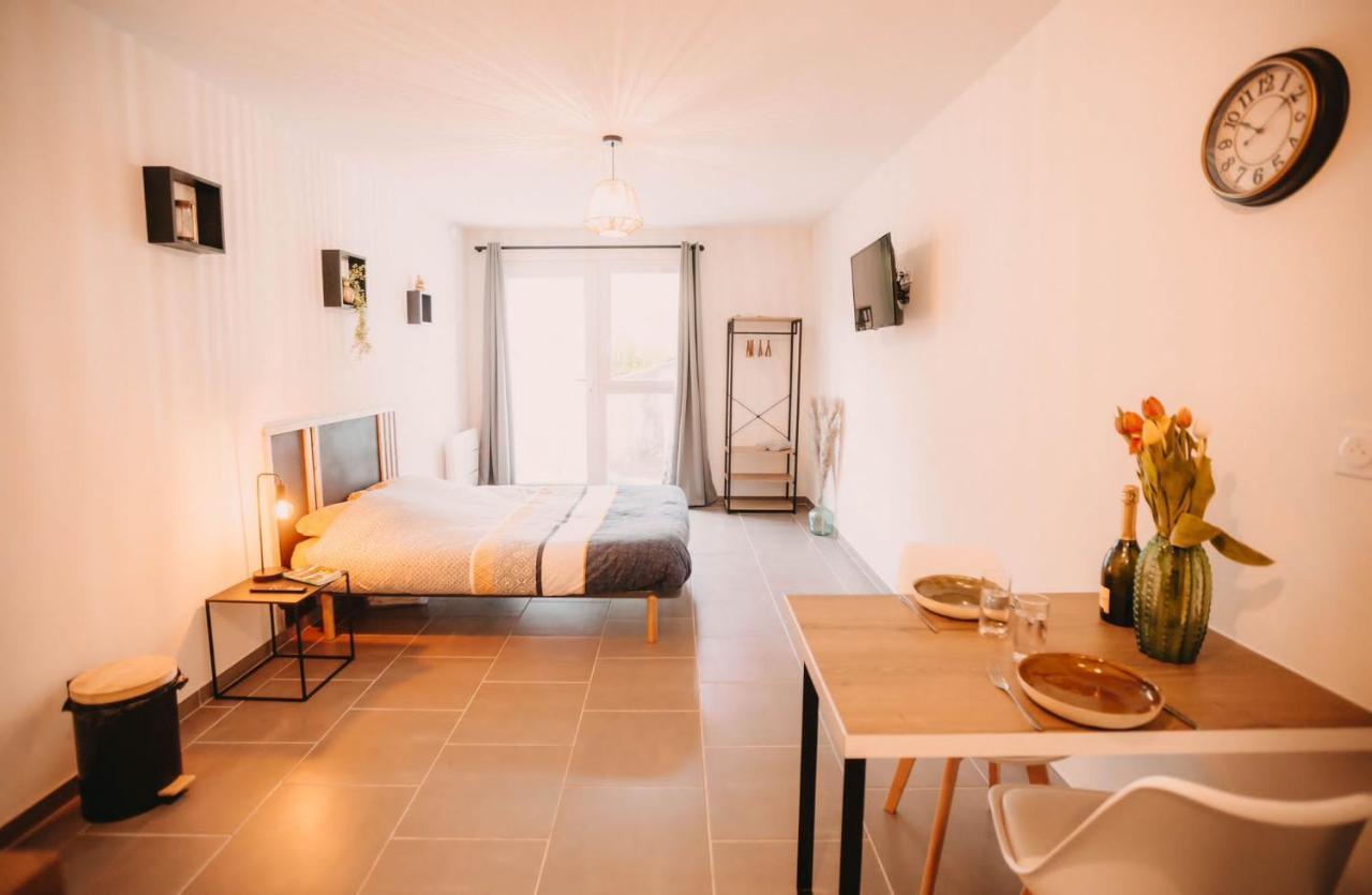 Franc-Bisontin - Unique ! 4 Logements Disponibles เบอซองซง ภายนอก รูปภาพ