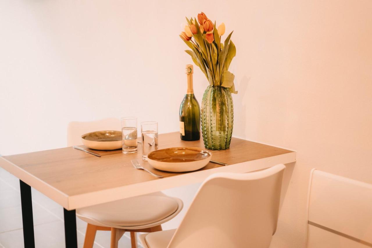 Franc-Bisontin - Unique ! 4 Logements Disponibles เบอซองซง ภายนอก รูปภาพ