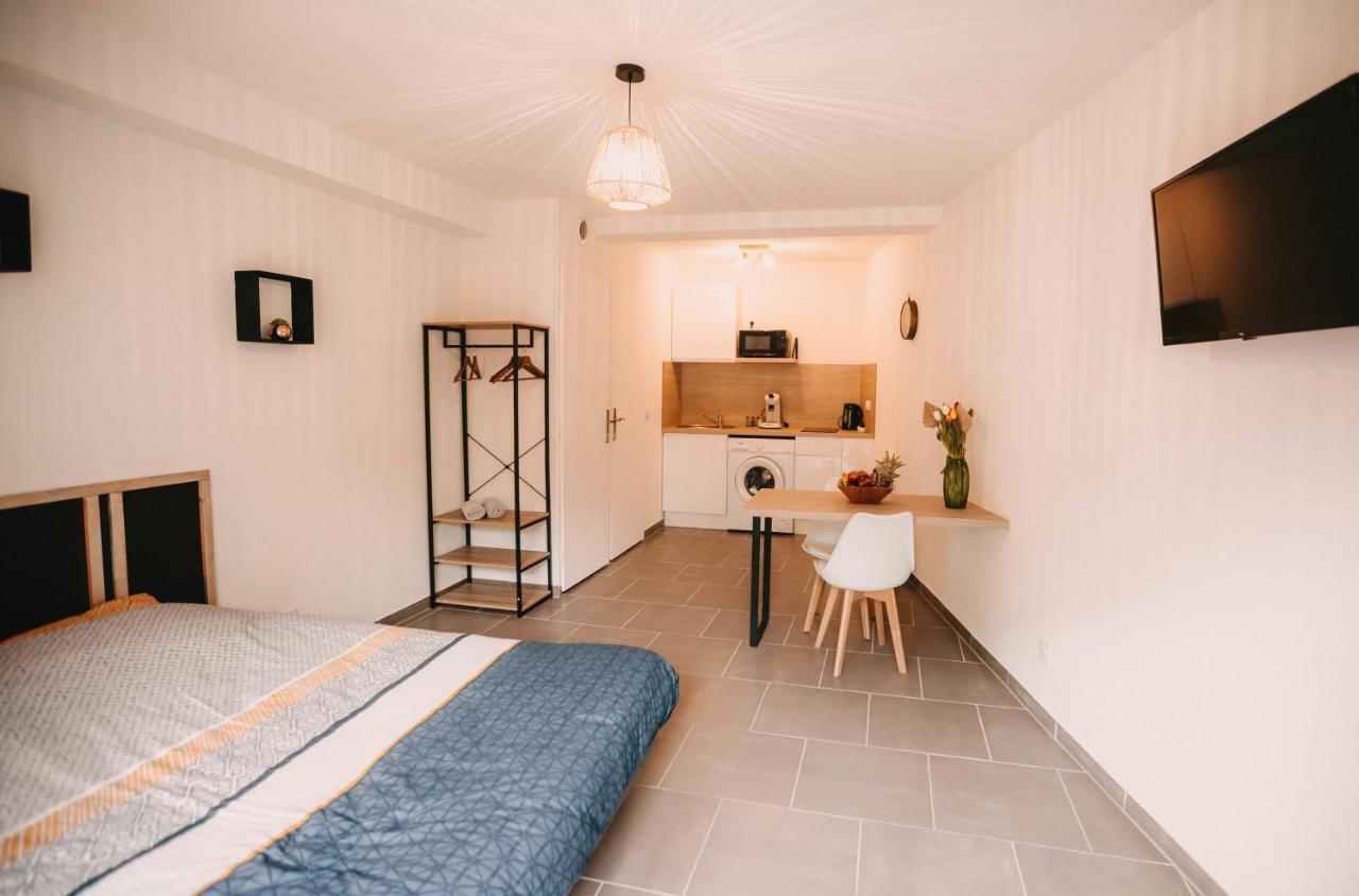 Franc-Bisontin - Unique ! 4 Logements Disponibles เบอซองซง ภายนอก รูปภาพ